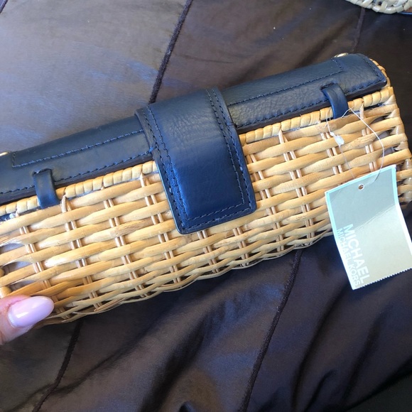 Michael kors clutch purse - Picture 3 of 4